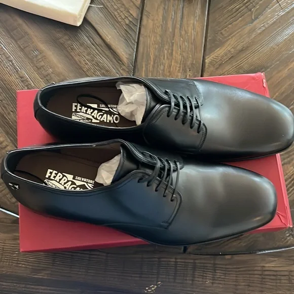 Ferragamo shoes rarely worn. These shoes all belonged to the same collector. They were  main image 3